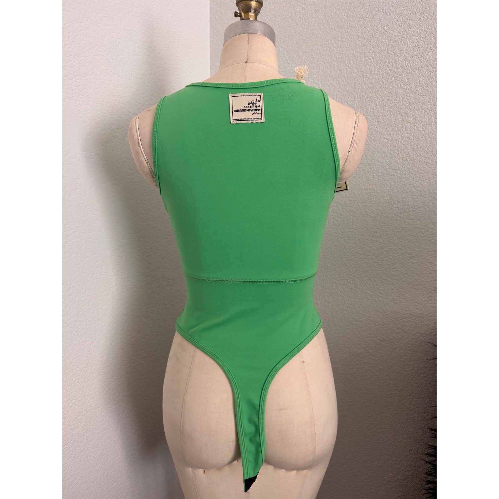 The Giving Movement | Nwt Sustainable Bodysuit Kelly Green Size Small Uae Brand — image 3 of 8